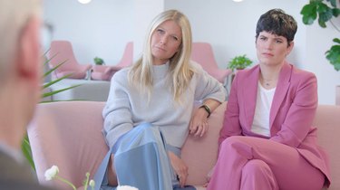 gwyneth paltrow and elise loehnen on pink sofa