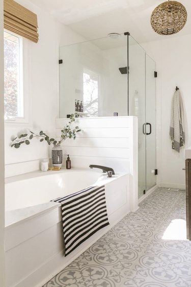 10 Trending Bathroom Lighting Ideas That You'll Still Love Years From ...