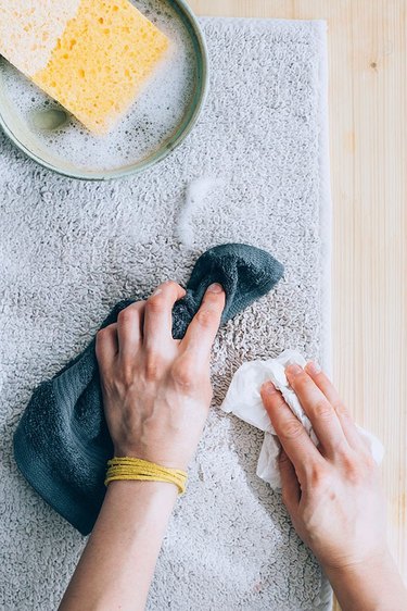 Carpet cleaner using baking soda