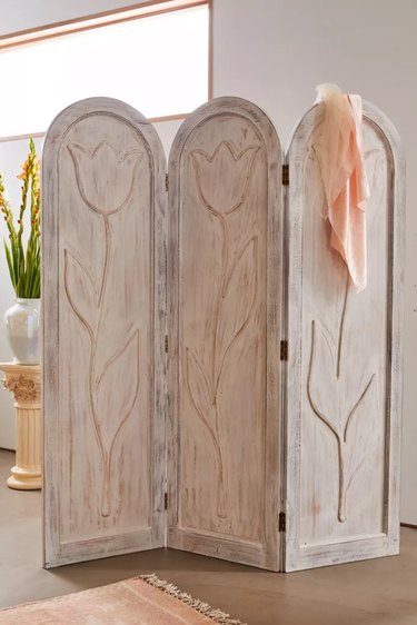 room divider with tulip pattern