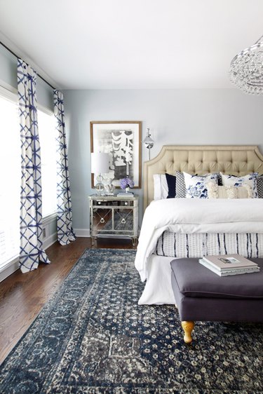 bedroom rug ideas with a blue rug in large room