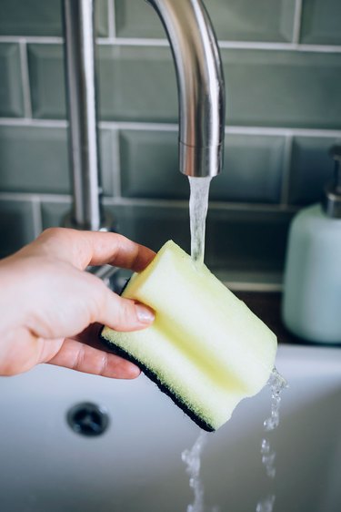 Rinsing a sponge