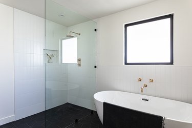 8 Bathtub and Shower Combo Ideas