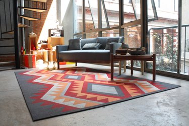 Galería Mexicana de Diseño interior, with Ganado-print rug