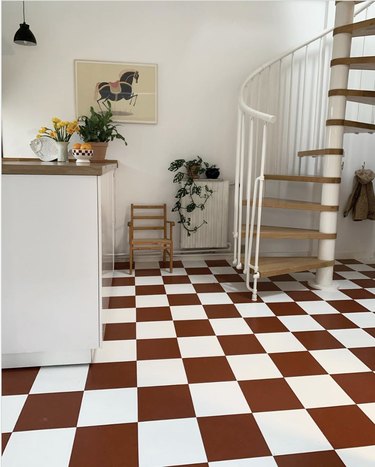 Rust and white checkerboard kitchen floor tile patterns