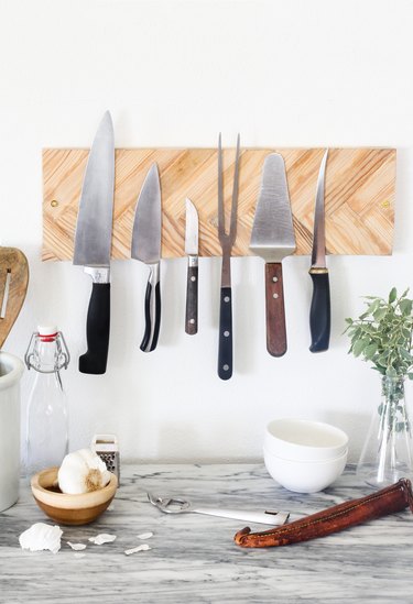 Herringbone magnetic knife rack