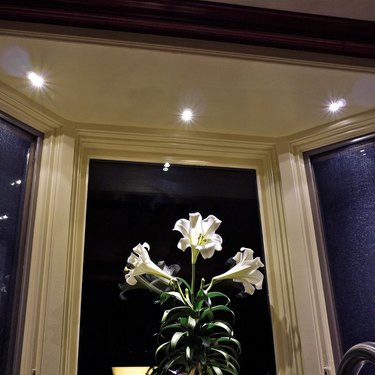 Bay window recessed lighting.