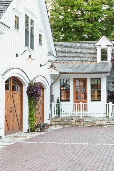 farmhouse style garage doors