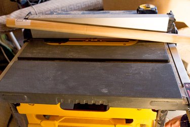 Table saw with blade.