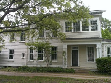 Good Bones: An Historic Clawfoot Tub Is Restored to its Former Glory—and Then Some