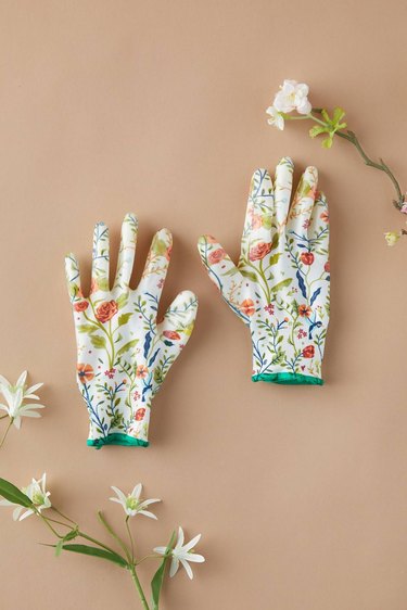Floral gardening gloves