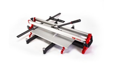 Manual tile cutter manufactured by Rubi