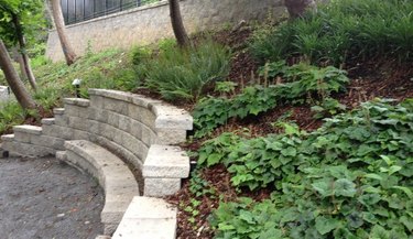 Block retaining wall