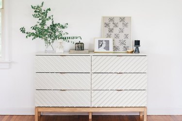 DIY storage ideas for small bedrooms using a dresser