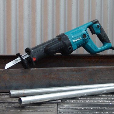 Recipro saw manufactured by Makita