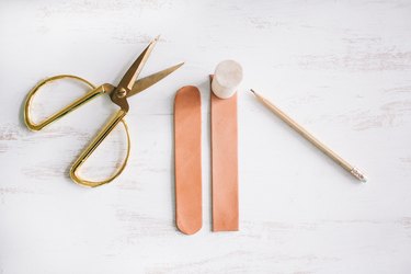 Tracing and cutting rounded edges on leather straps