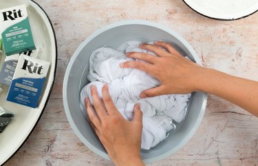 Ice Dye Beach Towels DIY