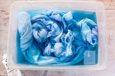 Ice Dye Beach Towels DIY