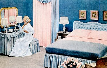 king bed vintage ad