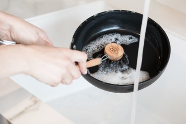 Cut down on plastic at home: wood dish brush