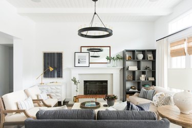 black-and-white living room idea