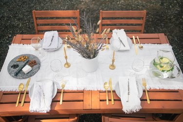 outdoor table setting