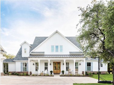 White board and batten exterior on Texas modern farmhouse