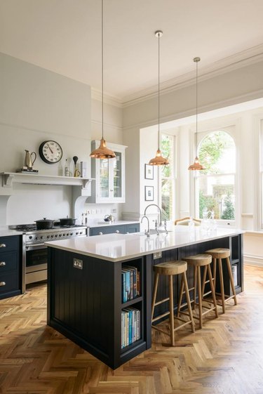 Kitchen pendant lighting hung from high ceiling