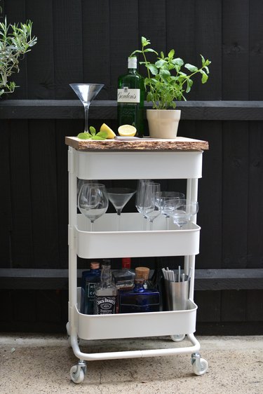 DIY Outdoor Drinks Station