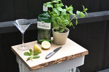 DIY Outdoor Drinks Station