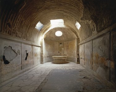 forum baths of pompeii