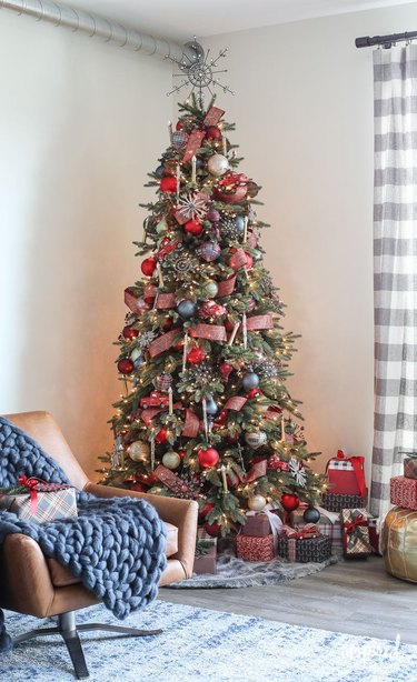 modern/rustic tree with red/white and blue ornaments