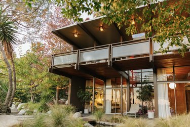 Historic midcentury modern exteriors with balcony