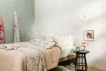 floral bedroom look