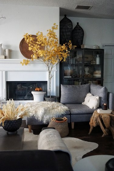 sophisticated living room with farmhouse fall decor