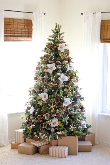 Christmas Tree Themes with florals