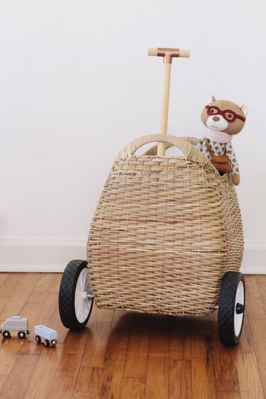 DIY basket on wheels for kids