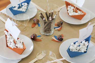 Kids' Thanksgiving centerpieces table decor with colored pencils