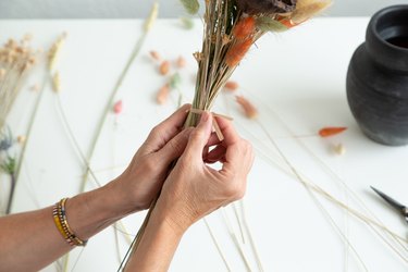 How to make a Thanksgiving Dried Floral Arrangement