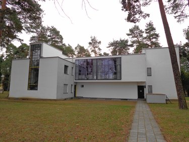 Bauhaus architecture with flat roof and large windows