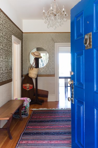 A Century-Old Beach House Mixes Granny-Chic Charm With Nautical Touches ...