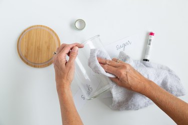 how to hand letter glass jars