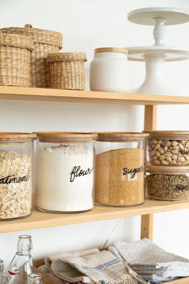 How to Hand Letter Glass Jars for Pantry Storage