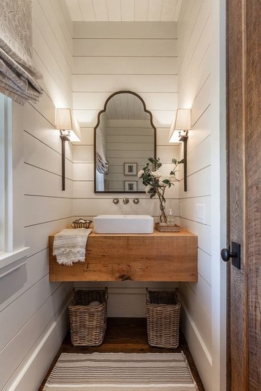 Stylish Shiplap Bathroom Wall Ideas