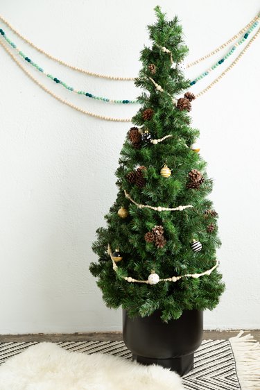 DIY Tomato Cage Tree for the holidays