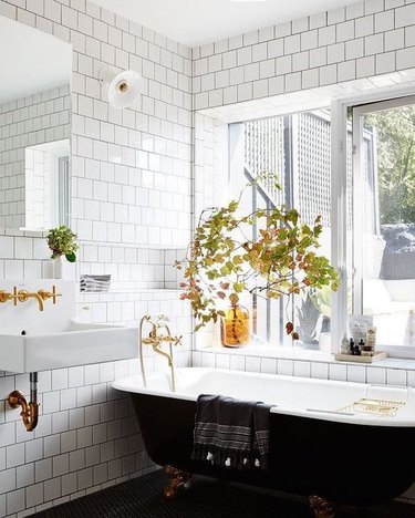 Fall Bathroom Decor — SpaceLift