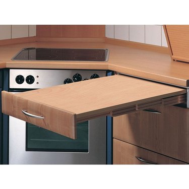 pull-out countertop