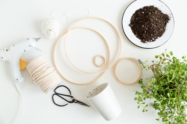 DIY Embroidery Hoop Hanging Planter