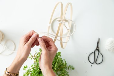 DIY Embroidery Hoop Hanging Planter