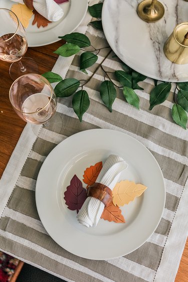This DIY painted table runner is quick enough to pull off just before your Thanksgiving guests arrive!